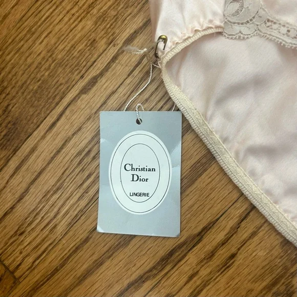 *SOLD*VTG Christian Dior Peach Silky Satin And Floral Lace Panty ILGWU NWT Size6 - Picture 9 of 12